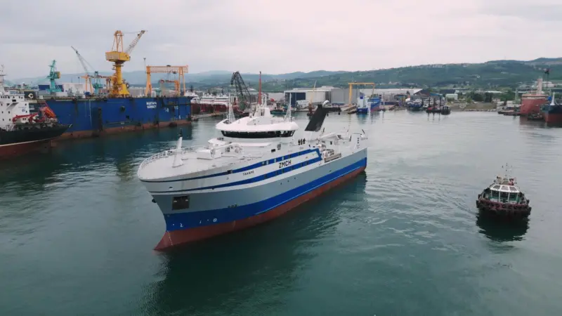 'Takapo' fishing vessel at sea