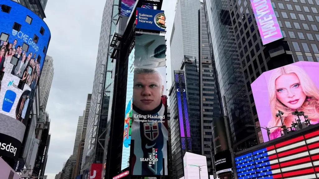 Seafood from Norway Haaland Eat your best - be your best på Times Square Foto Trude Bessesen for NSC v2